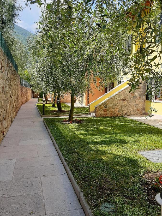 Appartamenti Elisabeth Brenzone sul Garda Exteriör bild